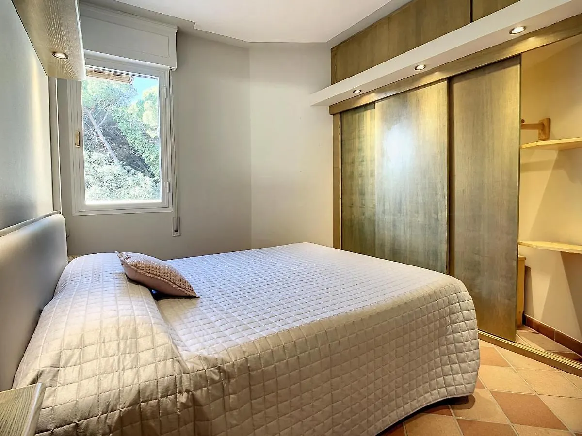 Residence Il Pino 马里纳-迪卡斯塔涅托 意大利